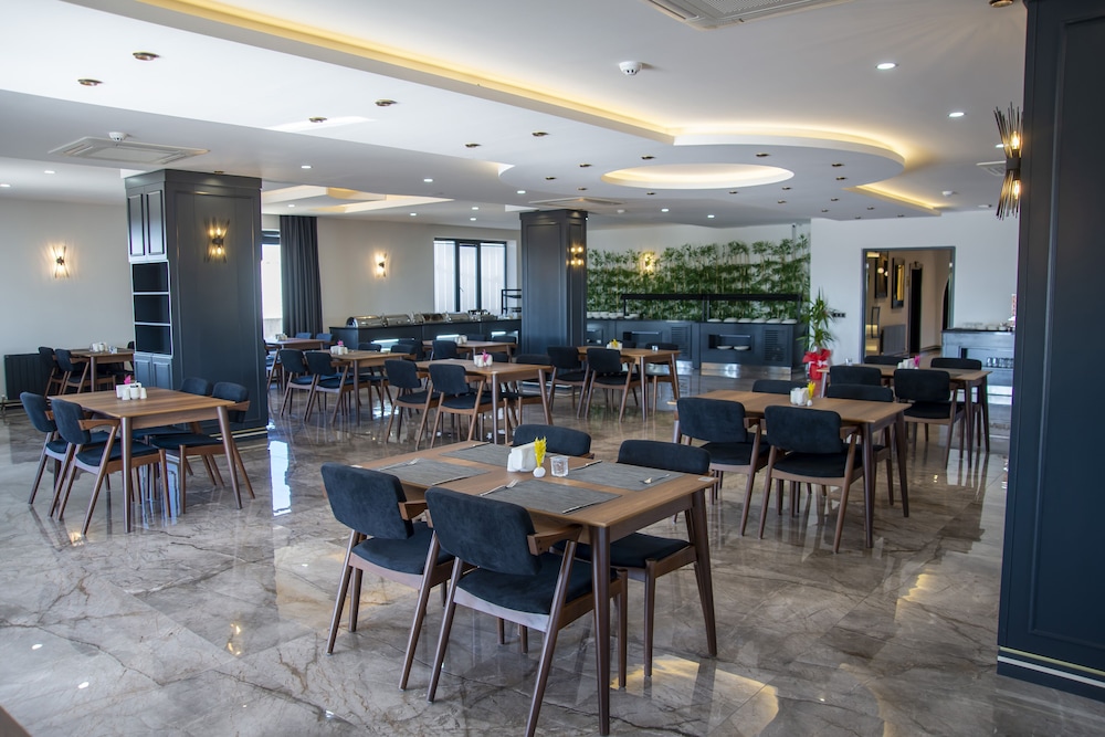 Ramada Encore by Wyndham Midyat 49/64