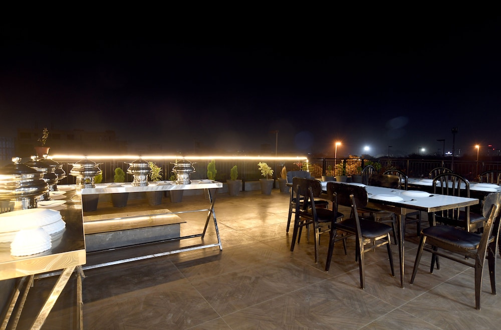 Aceotel Select Tulsi Vijay Nagar 33/44