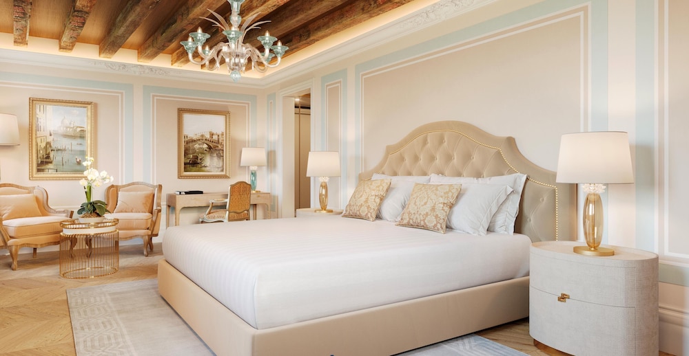 GRAND, PREMIUM, JUNIOR SUITE, CANAL VIEW