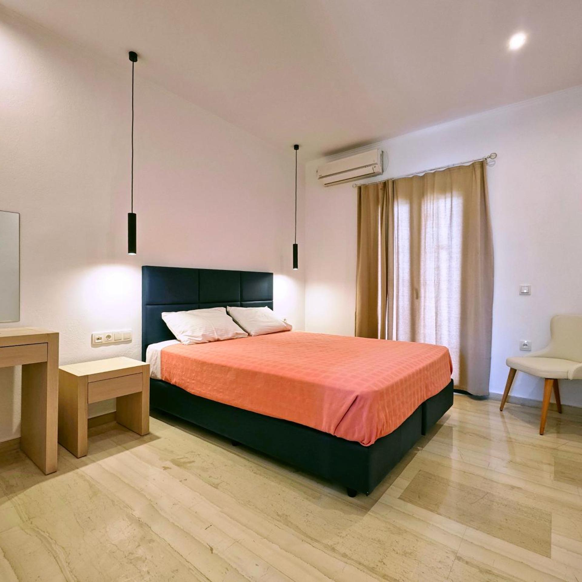 Standard, Twin Beds