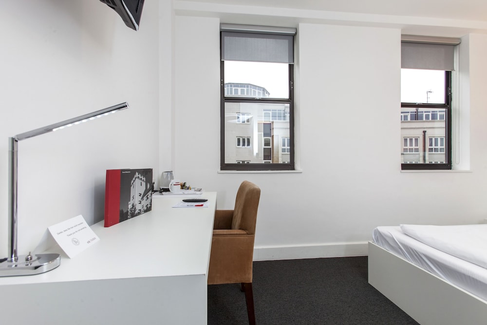 Mk Hotel London 50/62