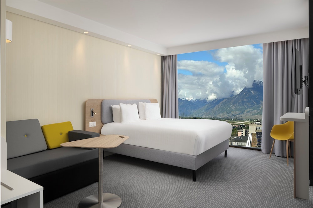 Holiday Inn Express and Suites Sion By IHG 10/50