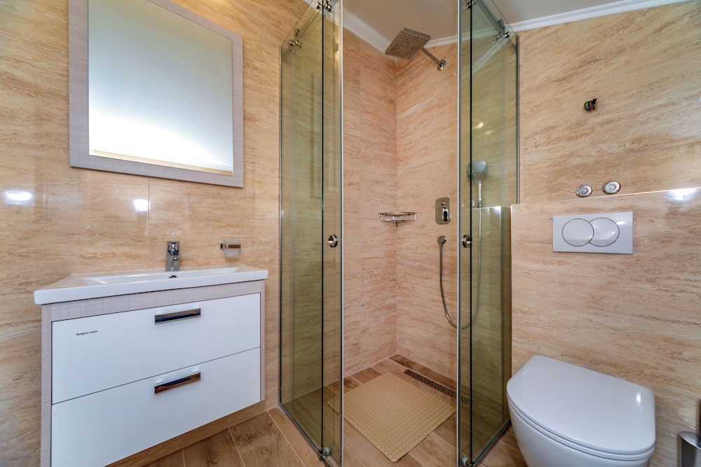 Luxury apartments Queen 44/47