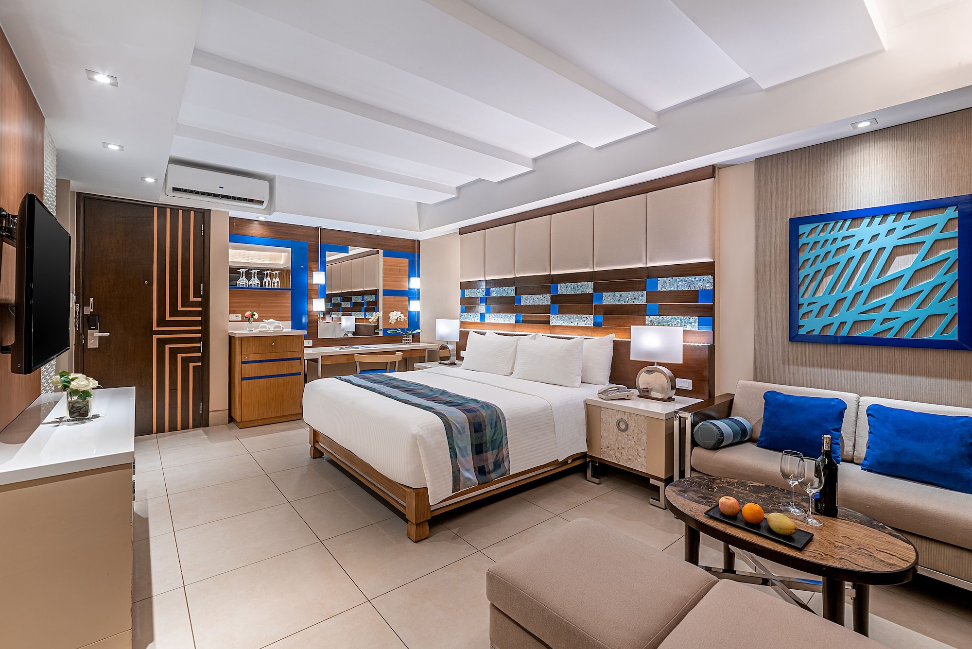 Suite, King Bed, Plunge Pool