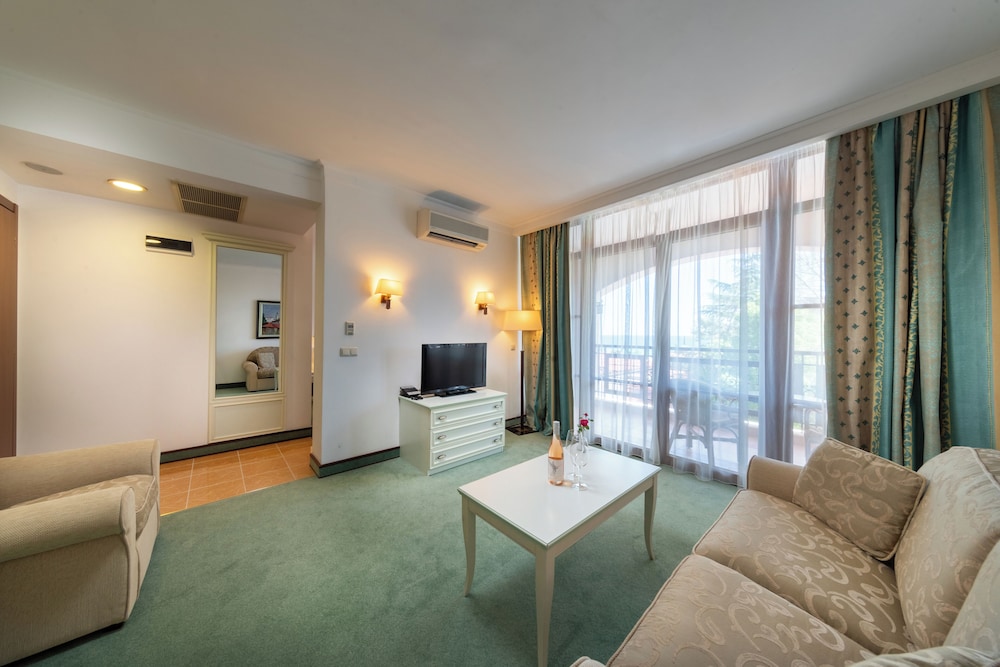 Helena Park Hotel 33/50