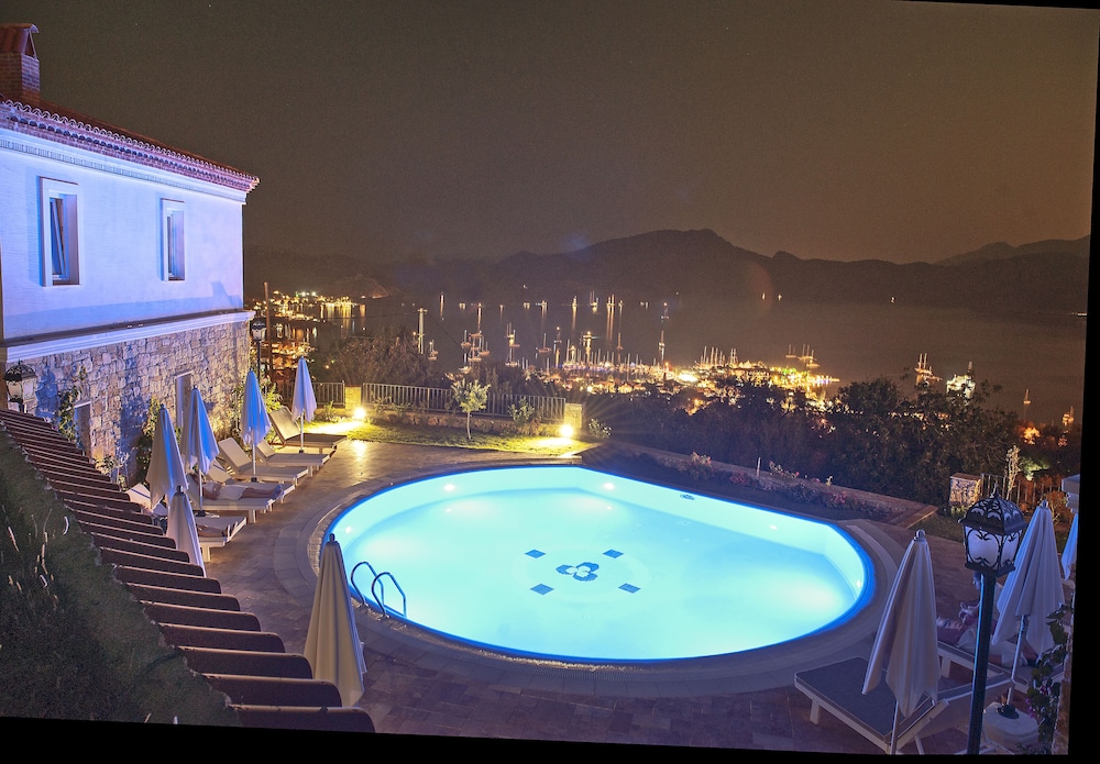 Swan Lake Boutique Hotel - Adults Only 6/67