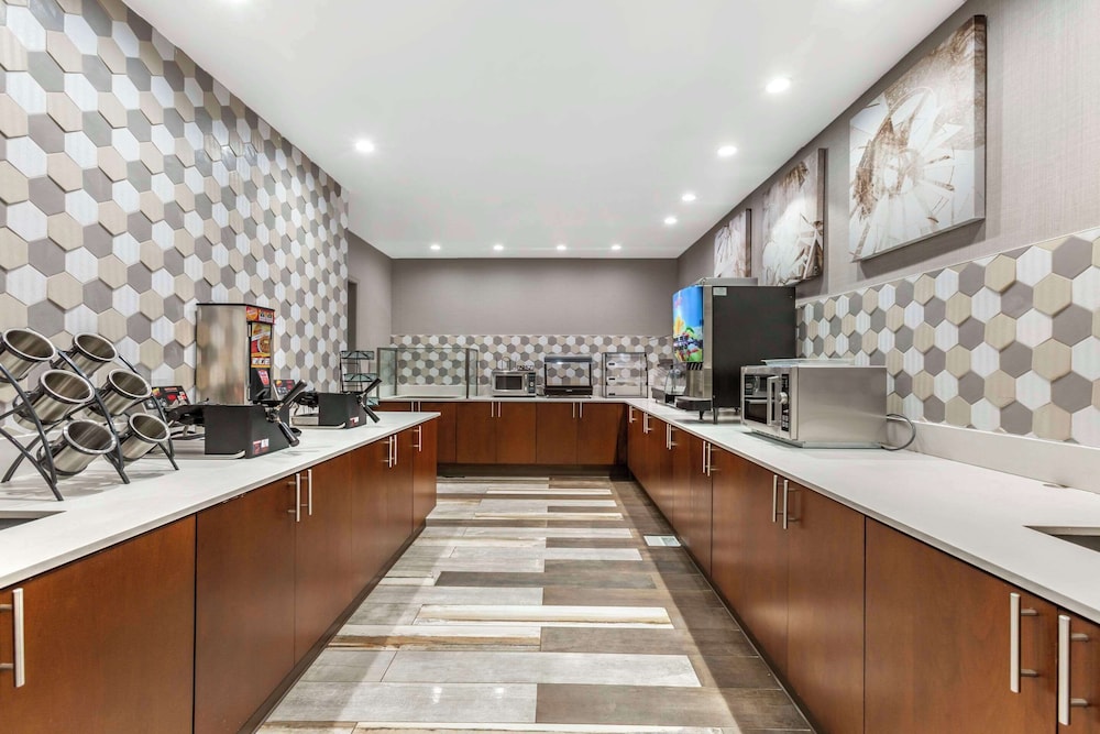 Windmill Suites Surprise - Phoenix, Ascend Hotel Collection 3/37