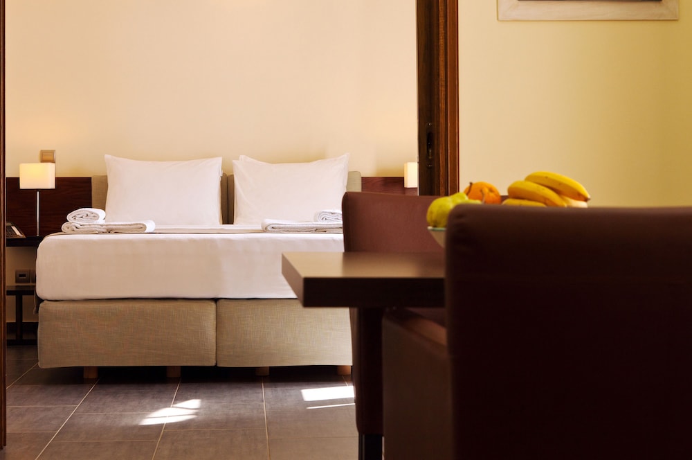 KRINOS SUITES HOTEL 14/50