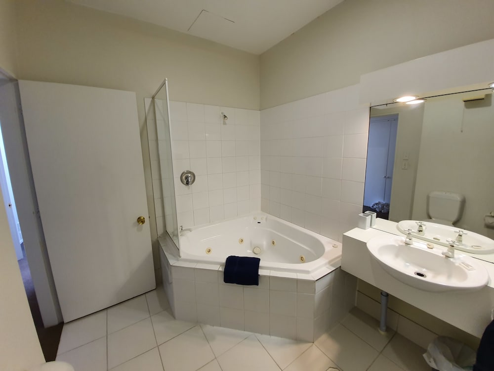 U Studios Paraparaumu, SureStay Collection by Best Western 43/46