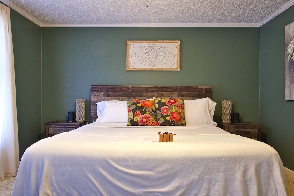 Clay Corner Inn 5/48