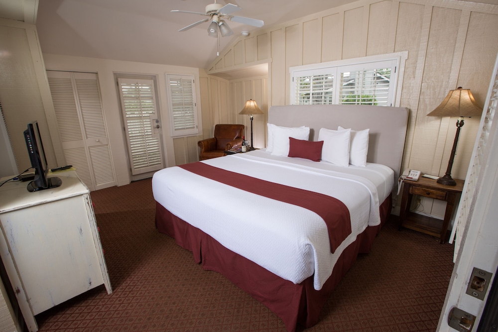 Carmel River Inn 28/62