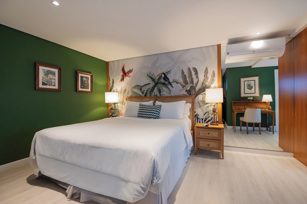 Emerald Pool, King Bed