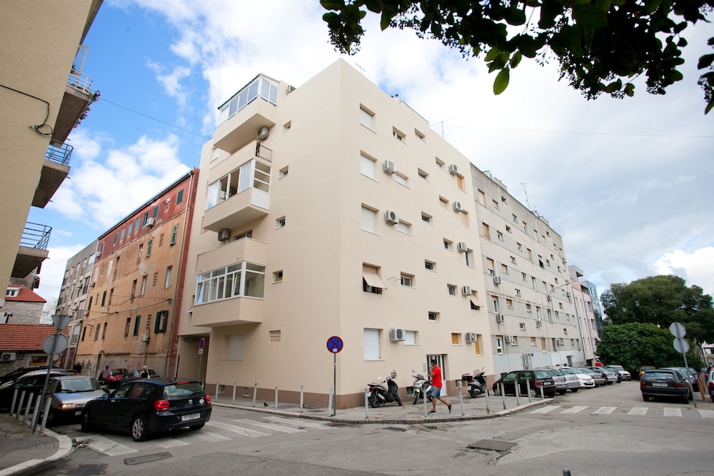 Studio Apartments 4 You In Split 8/89