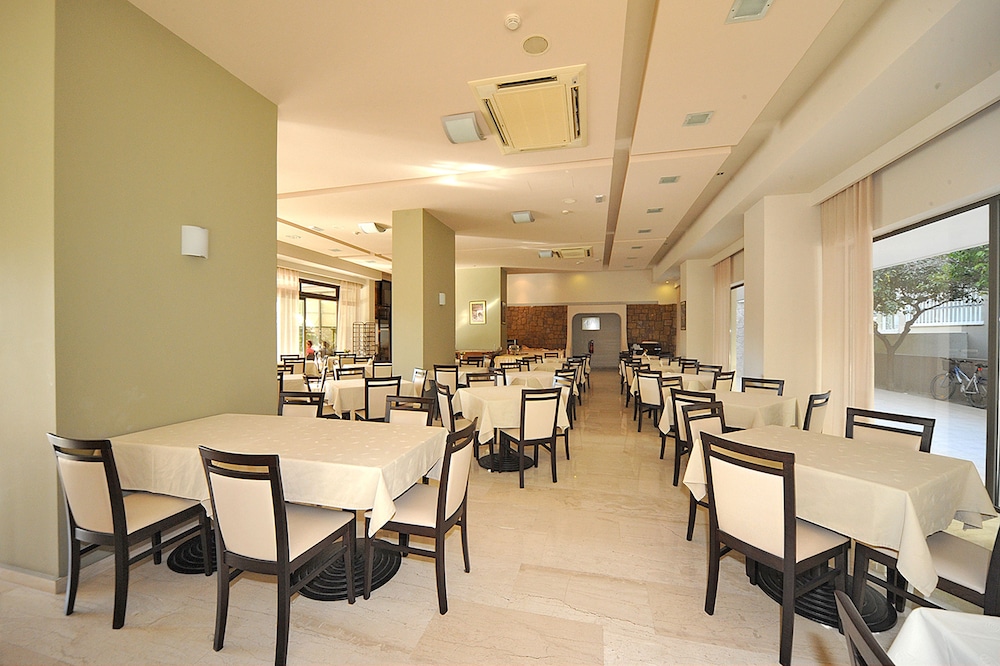 Saint Constantine Hotel 34/49