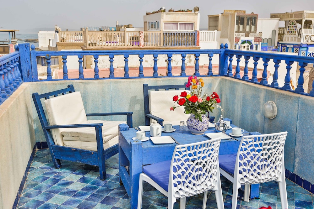 Riad Al Khansaa 64/70