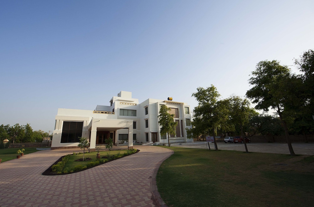 Lariya Resort 5/53