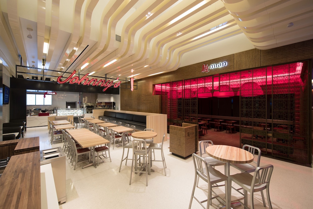 The Landing Hotel at Rivers Casino and Resort 44/63