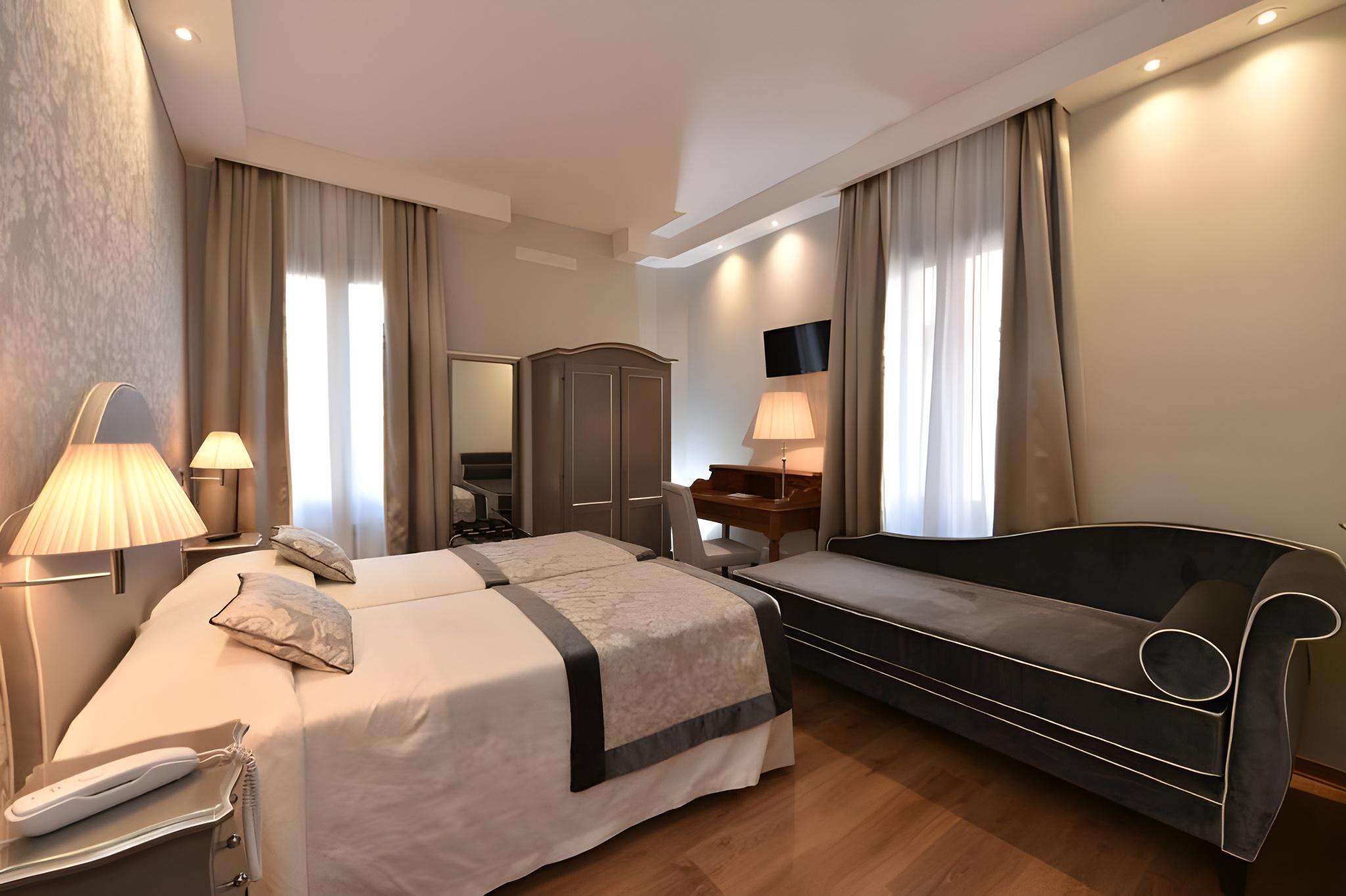 ECONOMY, DOUBLE OR TWIN BED