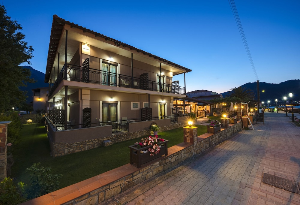 Kamelia Hotel 3/50