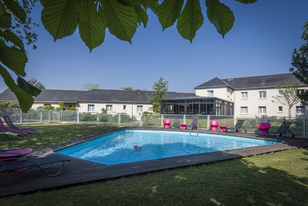 Hotel the Originals Saumur Ouest La Saulaie 3/63