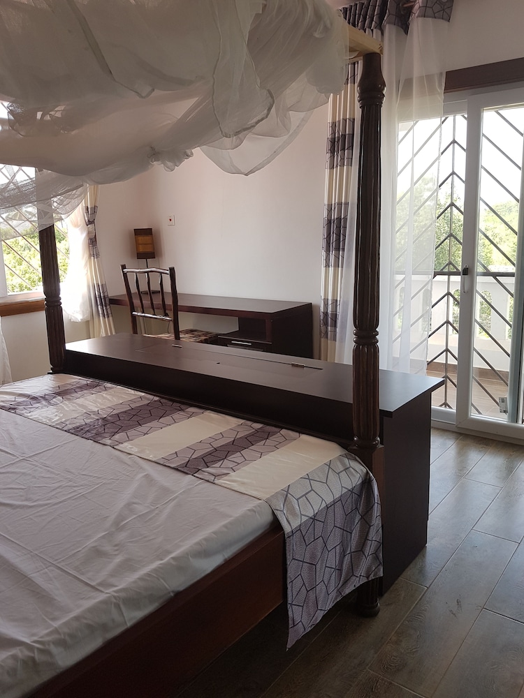 Queens Chateau Boutique Villa 14/50
