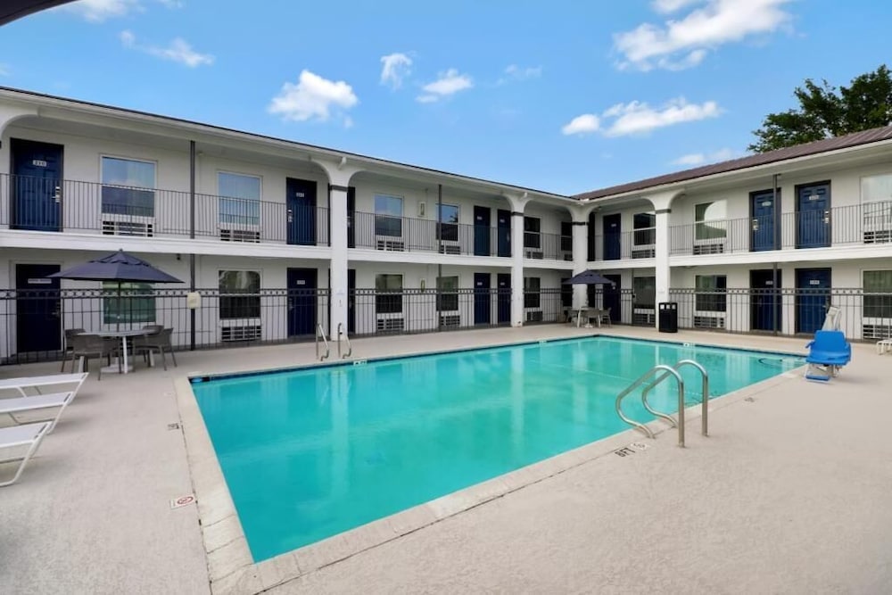 Motel6 Bryan, TX - University Area in BRYAN - TX