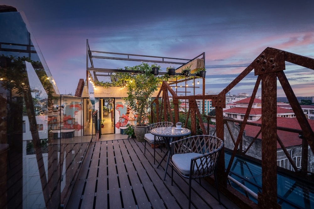 Le Parfum Apartment & Hotel 45/50