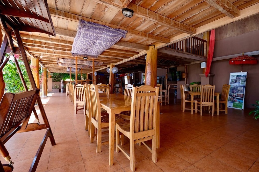 Mario Hotel & Cafe 17/33