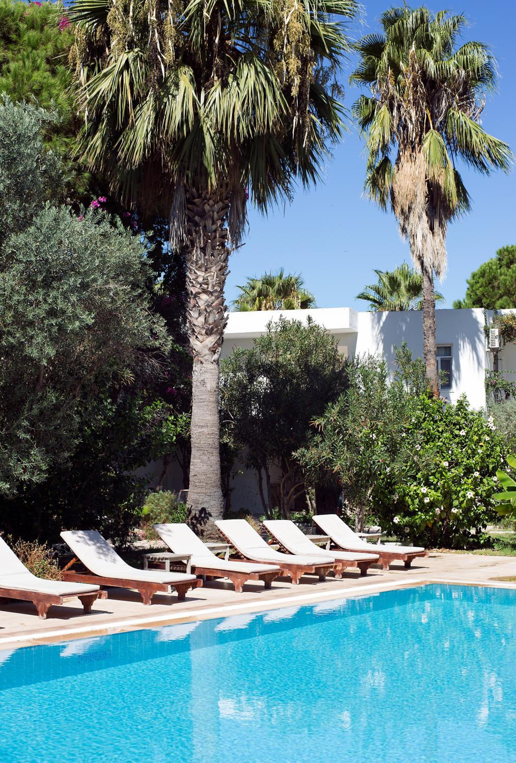 Chillos Beach Hotel & Lounge 30/43