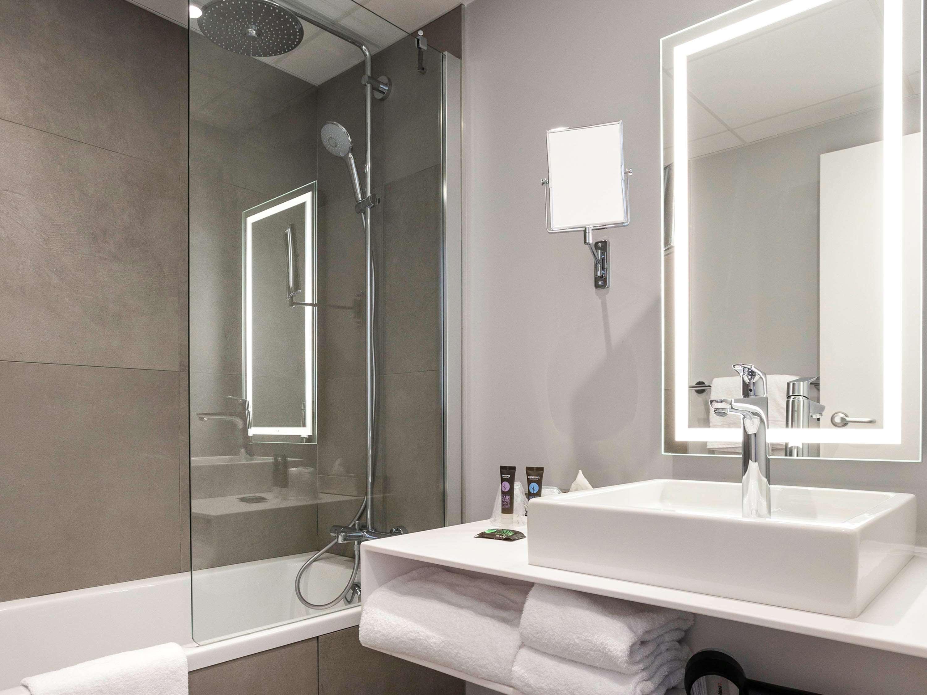غرفة كلاسيكية عائلية بسرير مزدوج مع أريكة، Novotel Annecy Centre 6/8