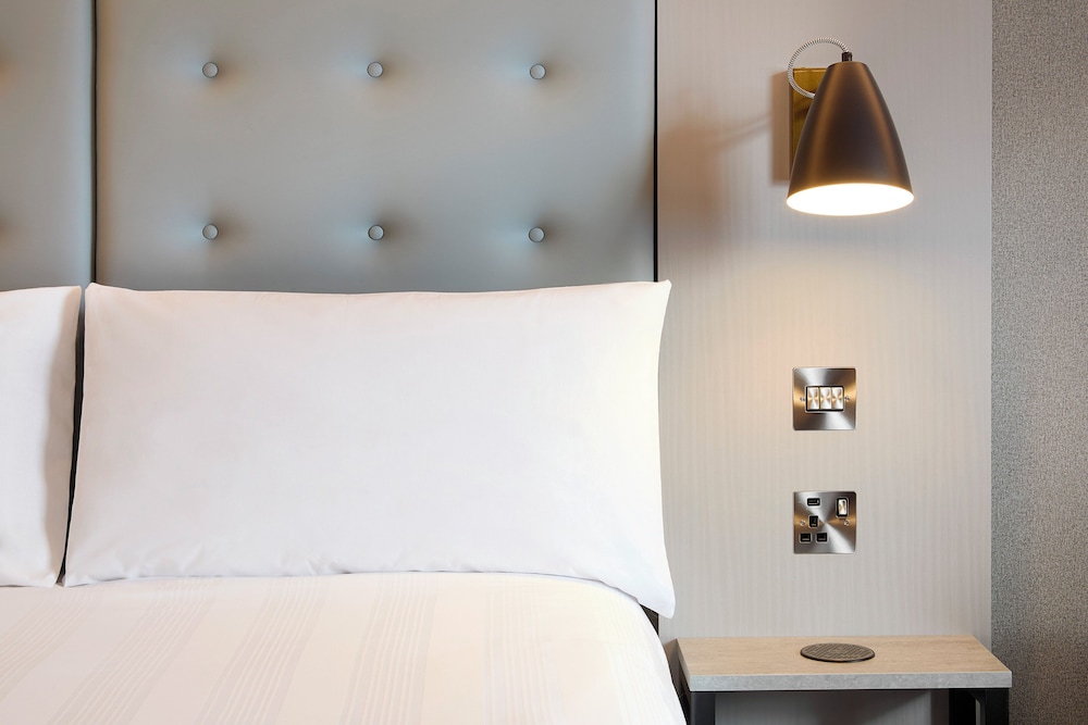 Premier Inn Bristol Parkway (M32) 29/58