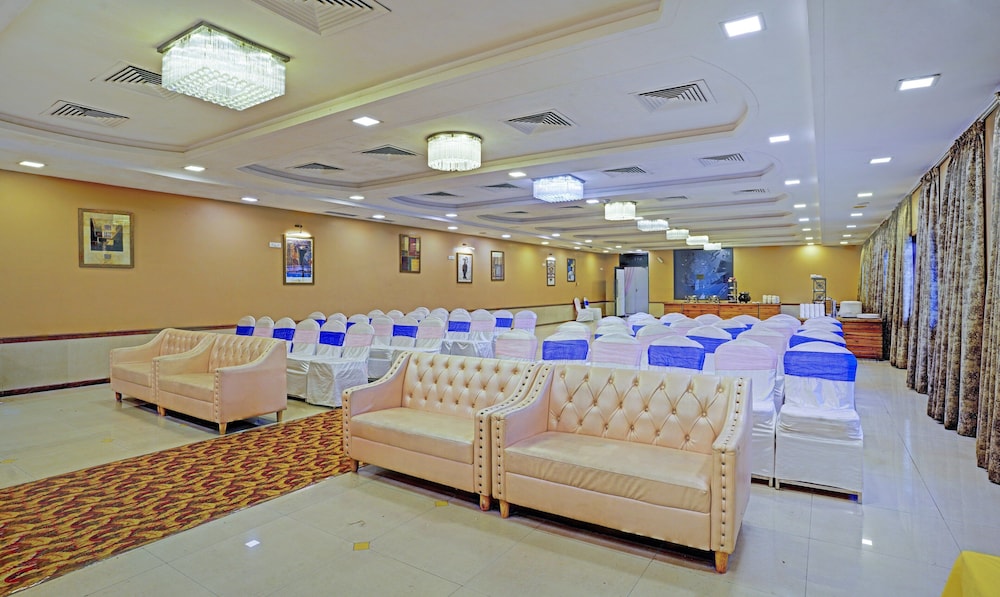 Treebo Trend De Grandeur Hotel and Banquets 10/42