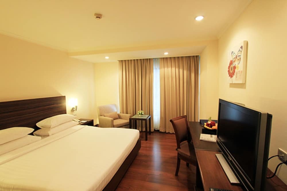 St James Hotel 13/50