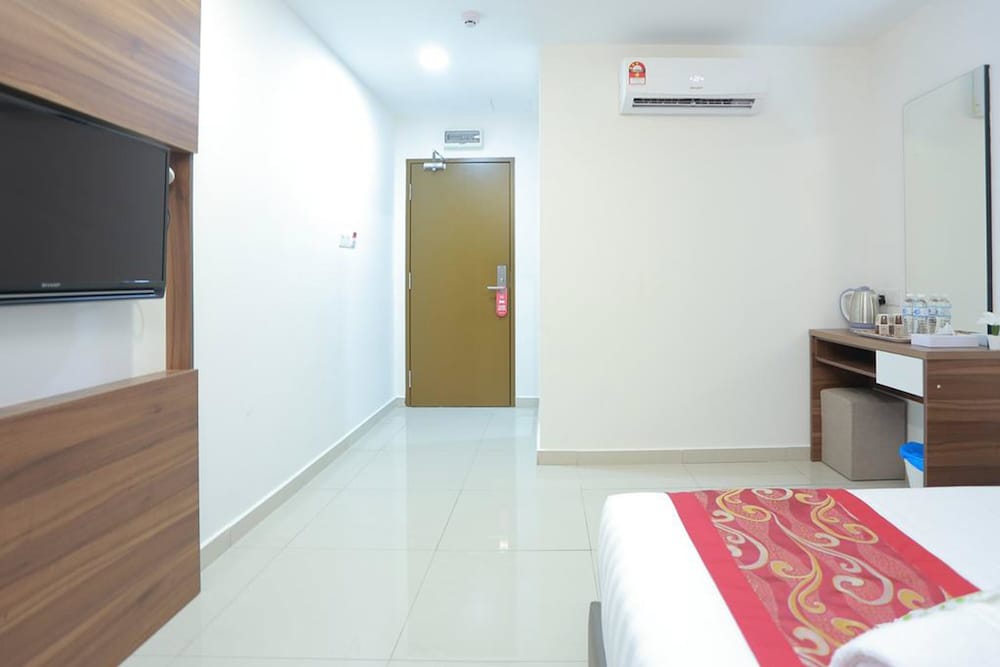 Bitz Bintang Hotel 12/18
