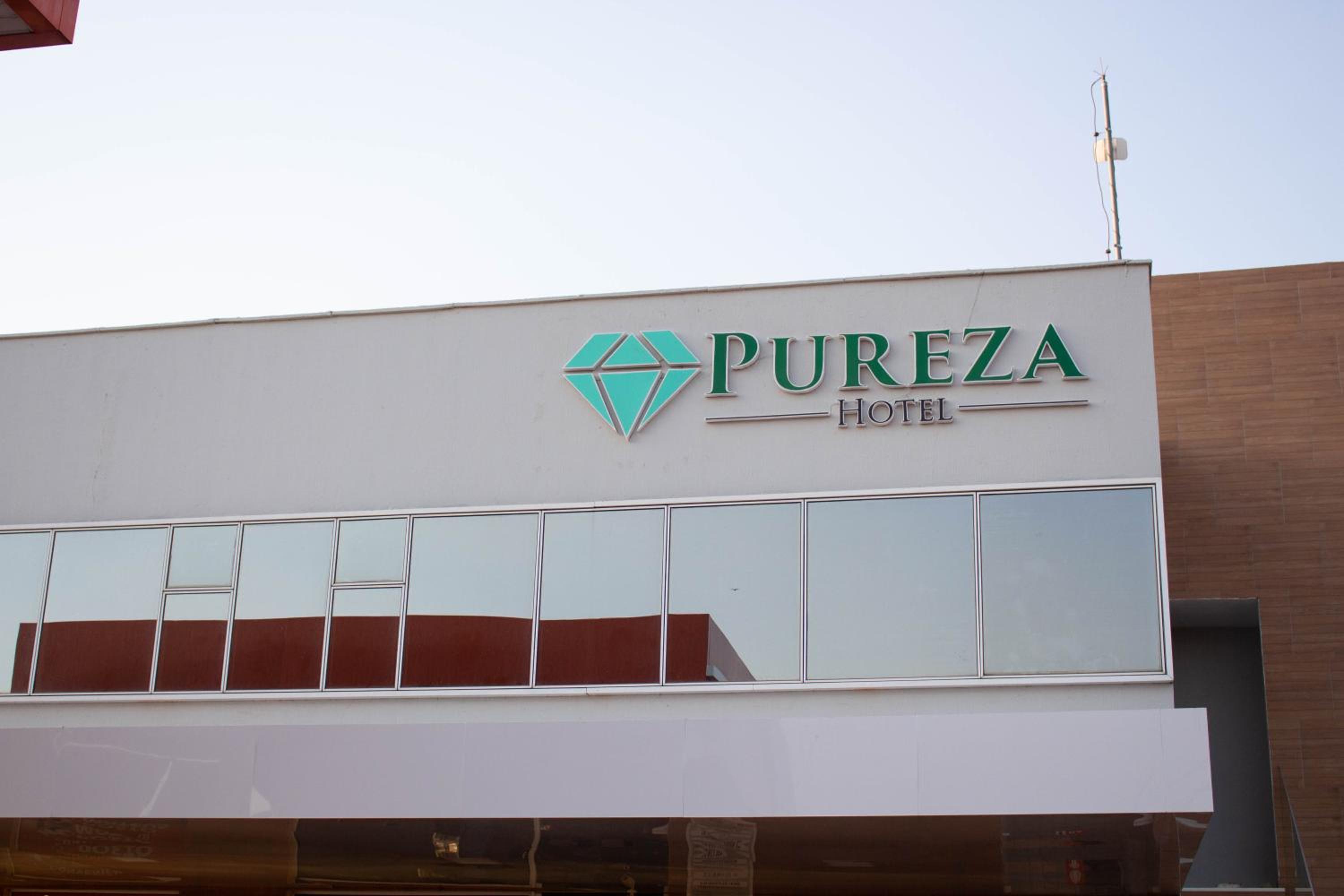 Pureza Hotel 4/50