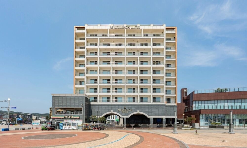 Mud Beach Hotel 5/57