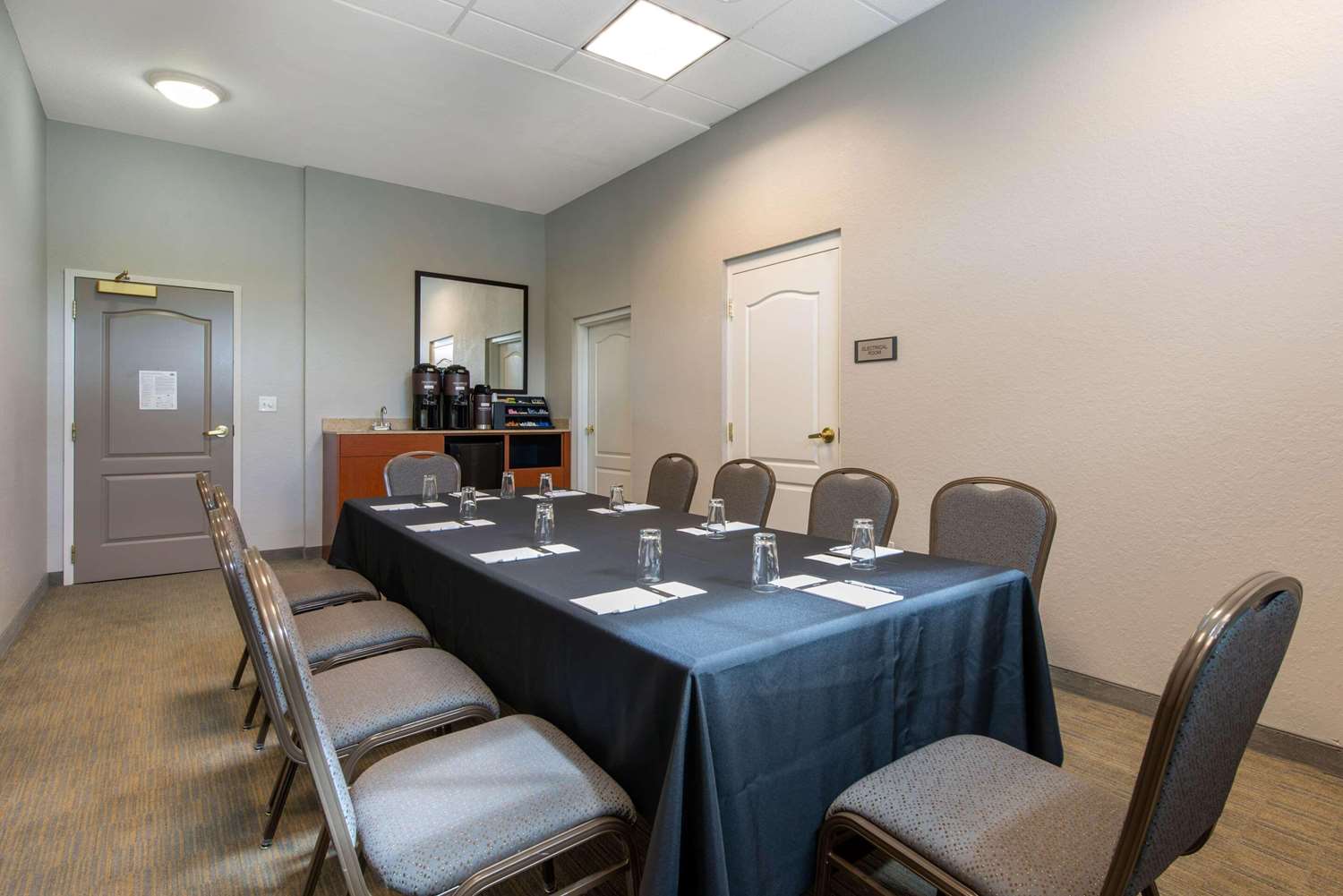 Country Inn & Suites by Radisson, Port Canaveral, FL 29/34