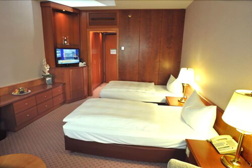 Radisson Blu Hotel Cottbus 12/67