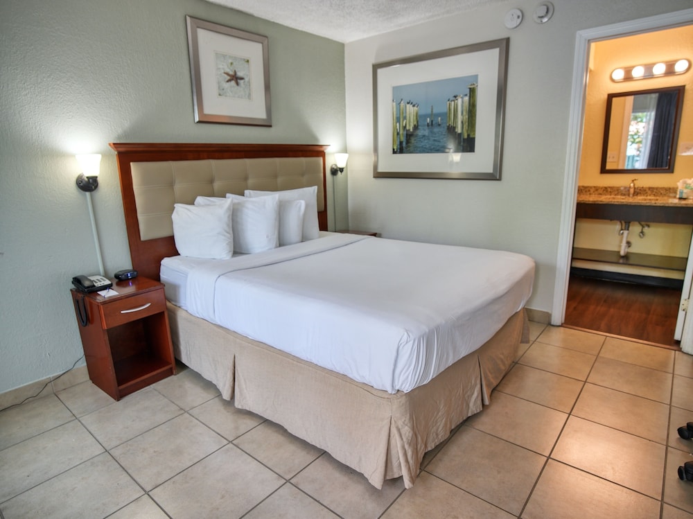 Clearwater Beach Hotel 13/50