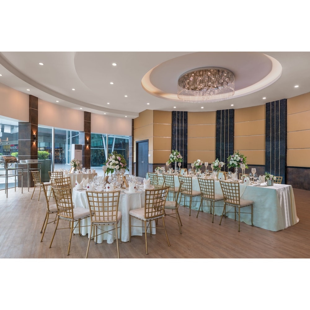 Summit Hotel Magnolia 58/70