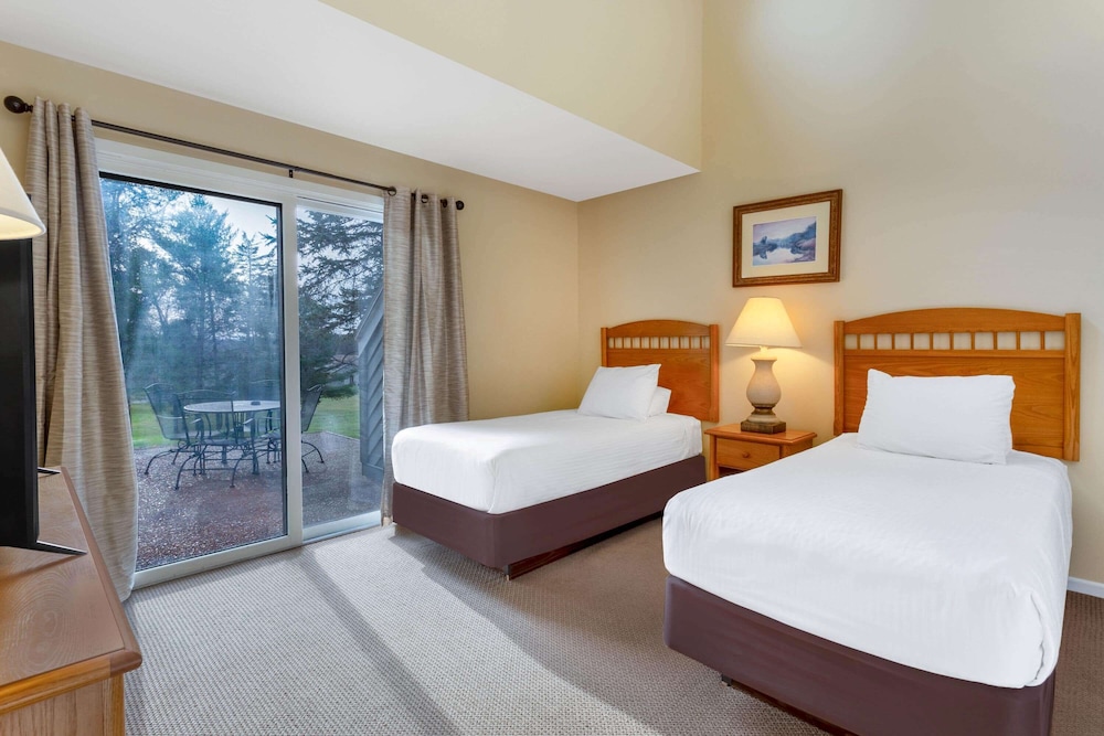 Tamarack Wisconsin Dells a Ramada by Wyndham 9/50