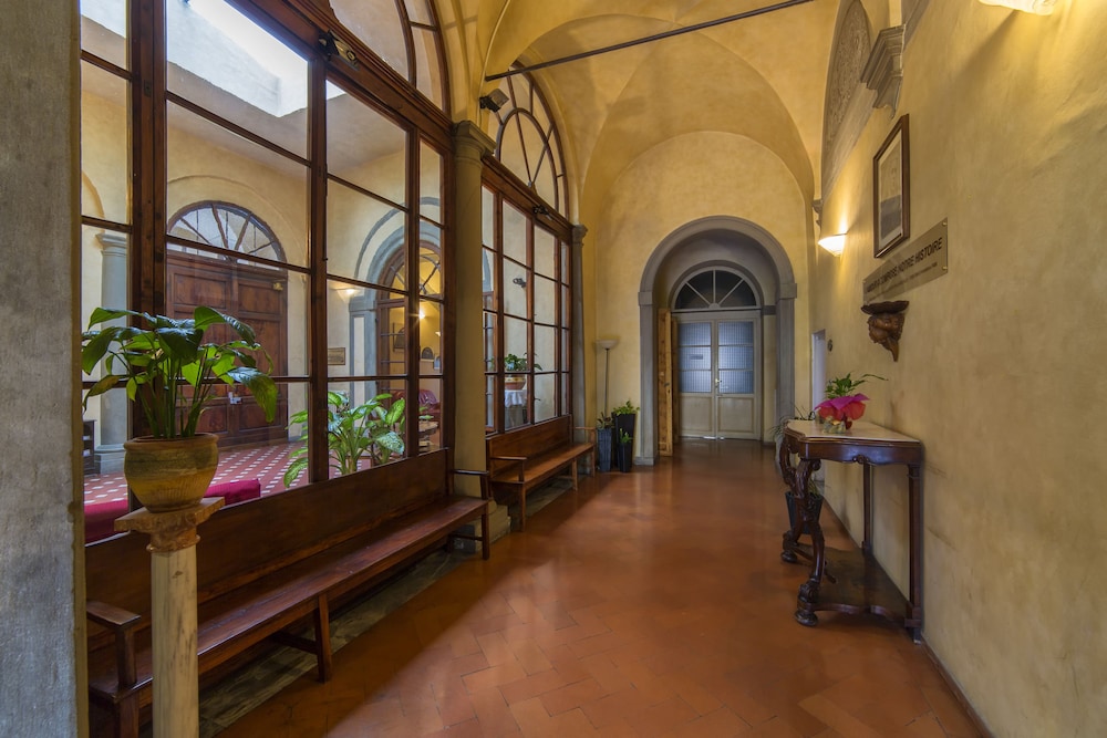 Casa Per Ferie Santo Nome Di Gesu 40/62