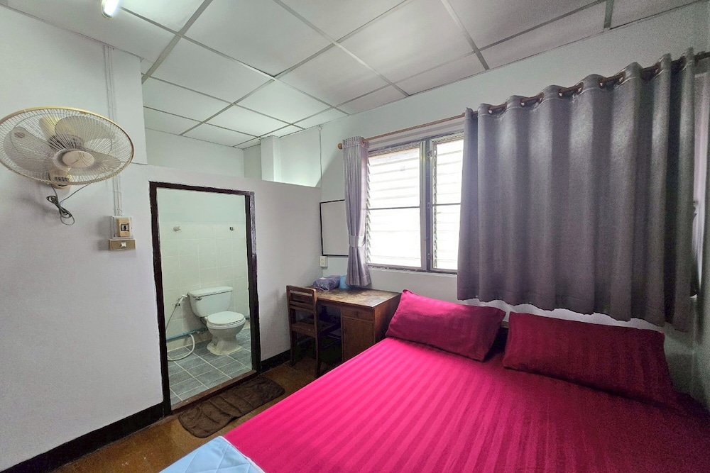 Tapae Inn Hotel 19/44