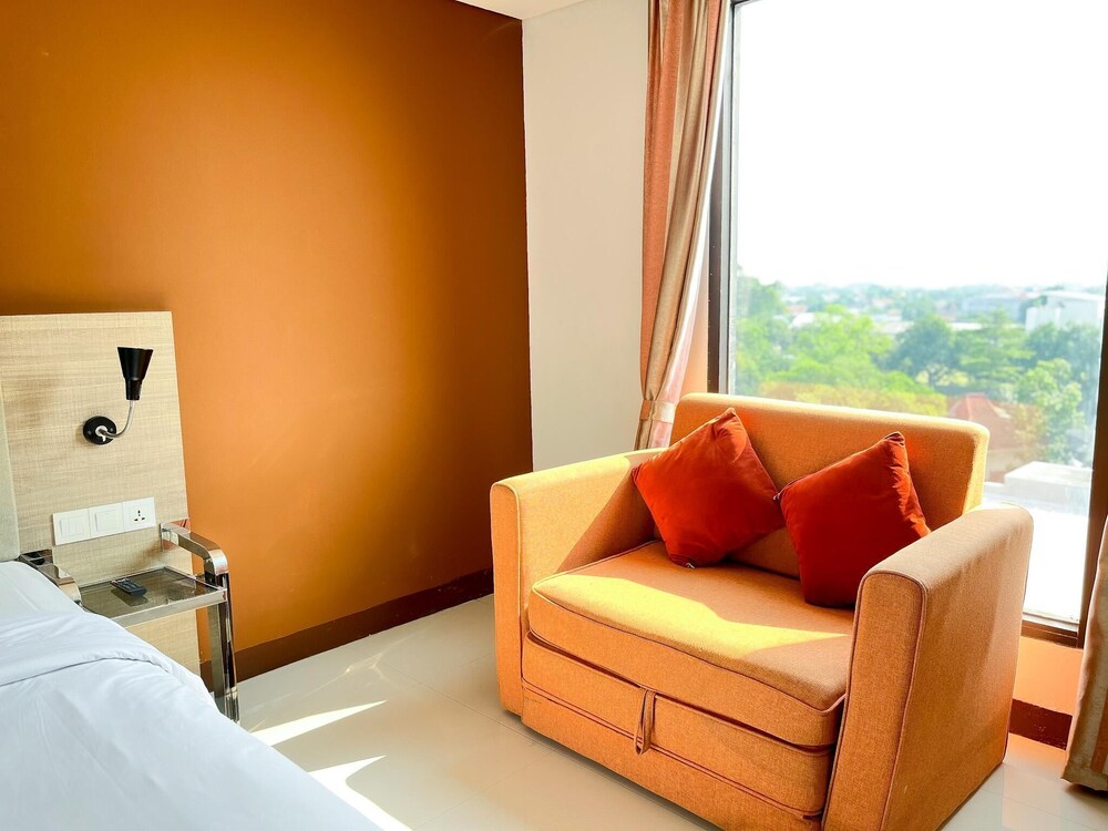 VERSE HOTEL CIREBON 46/72