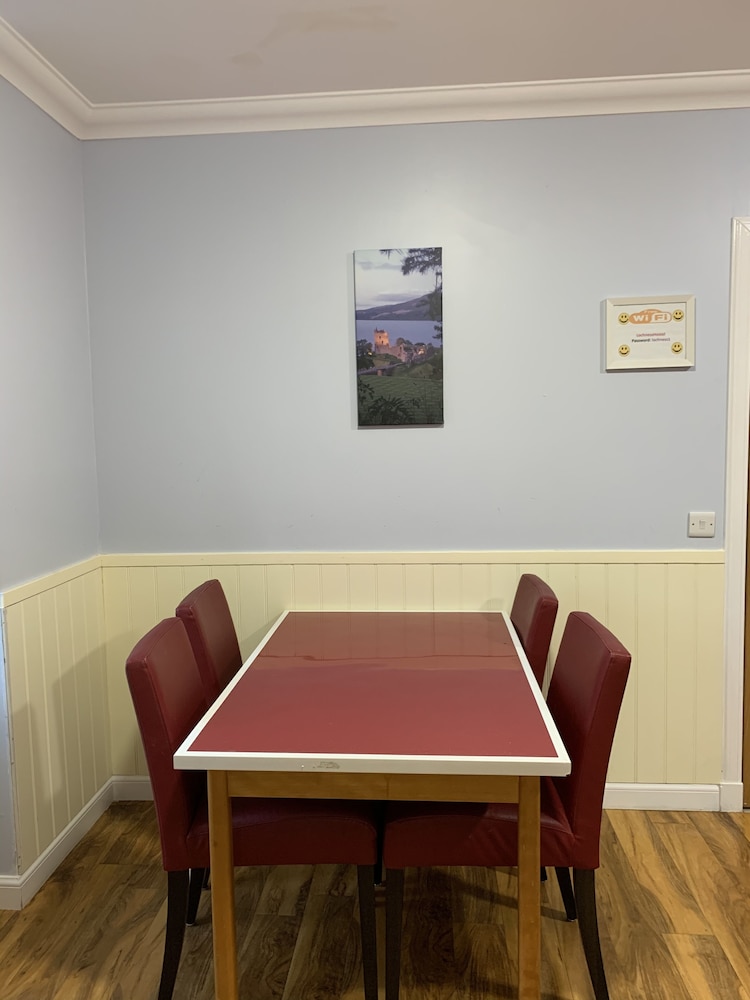 1 Loch Ness Hostel 25/45