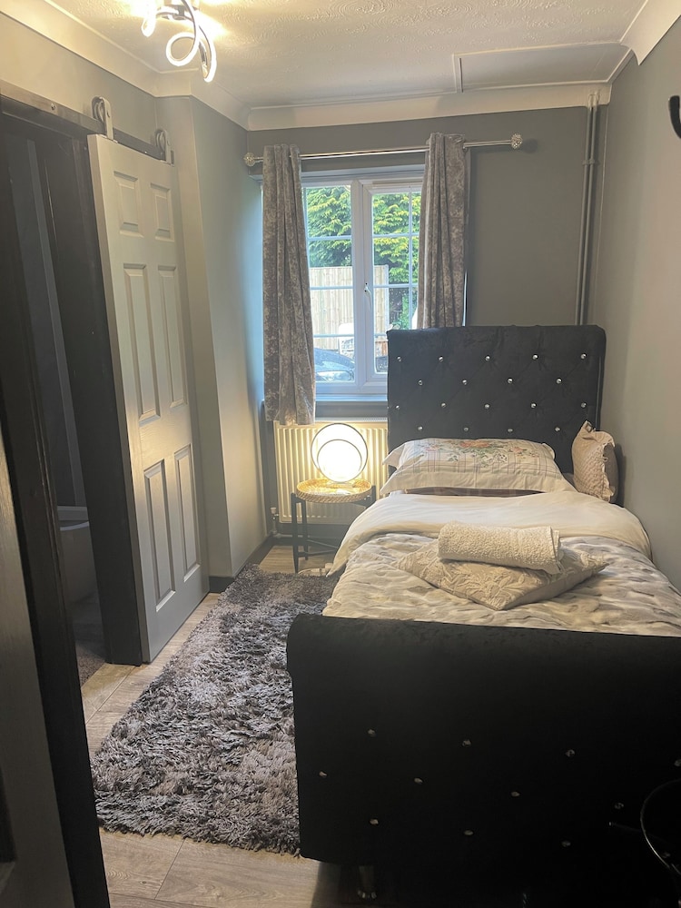 Da Vinci Guest House Gatwick 14/56