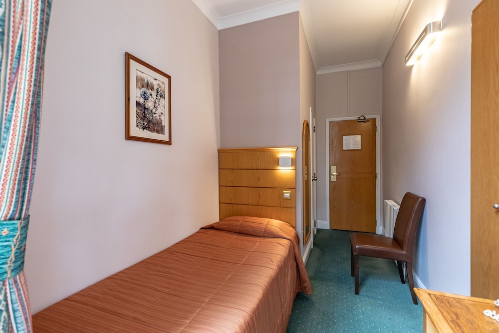 Nayland Hotel 39/66