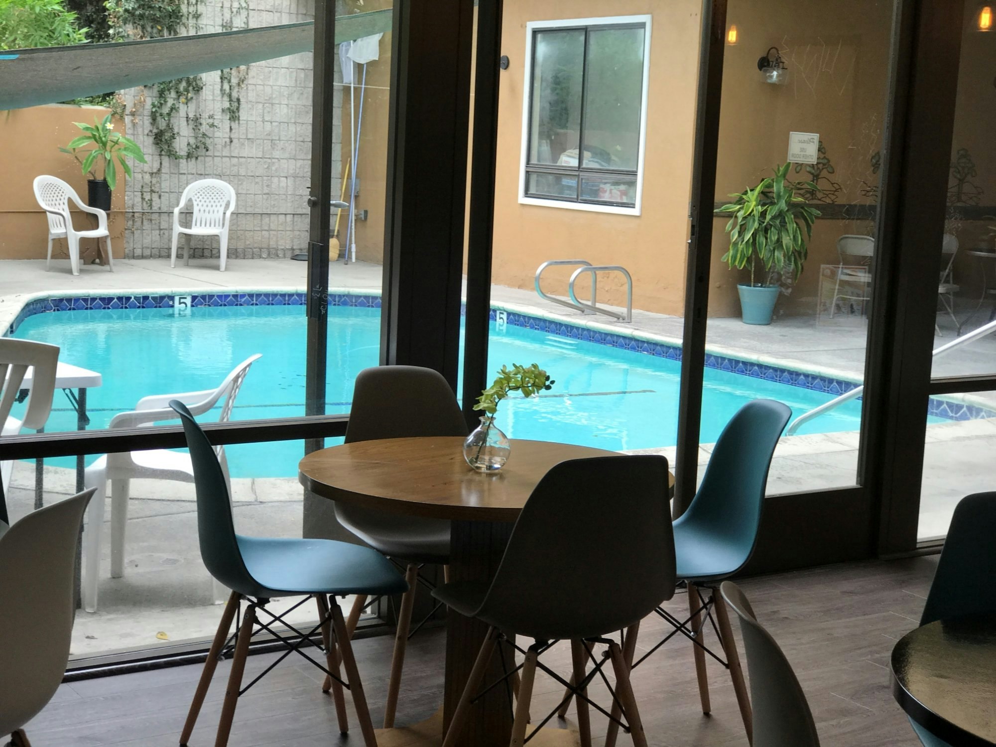 Greentree Inn And Suites Alhambra 43/52