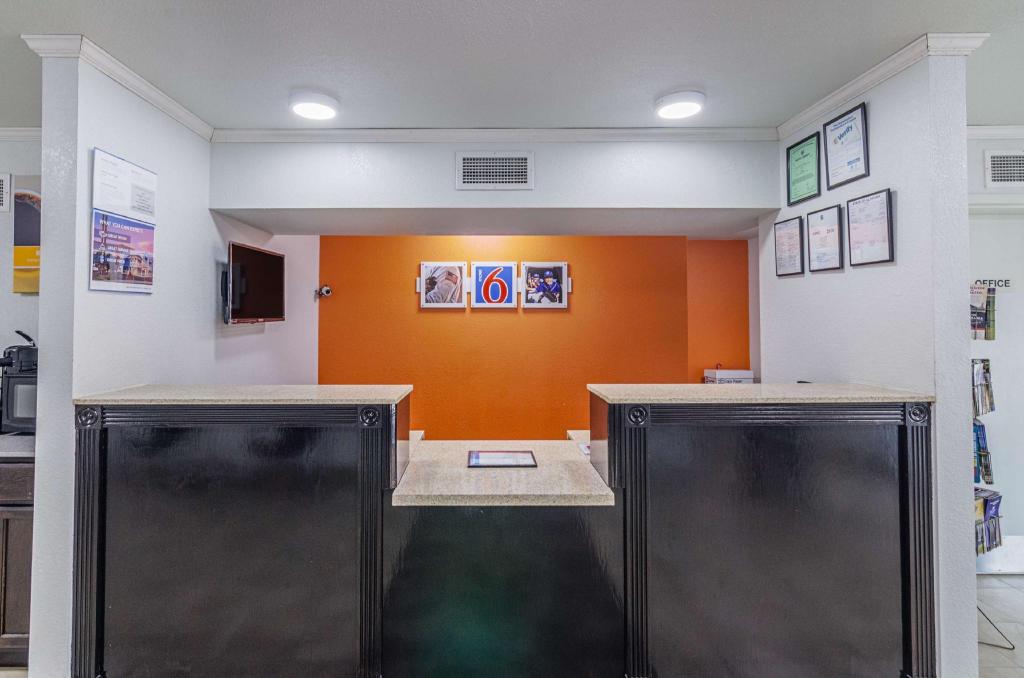 Motel6 Troy, AL 3/35
