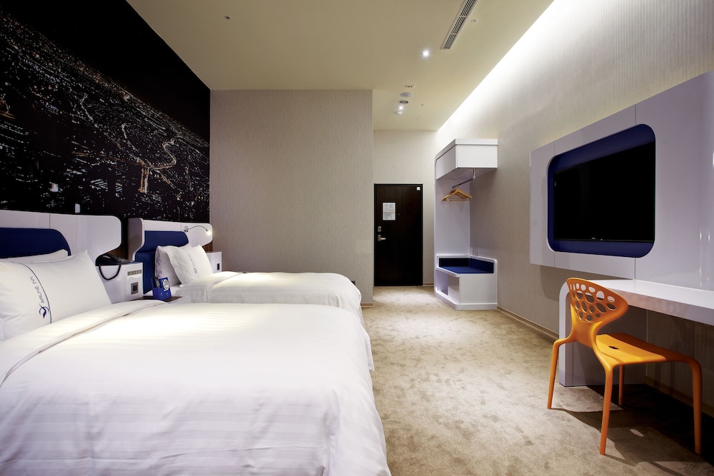 Airline Inn Green Park Way 20/60